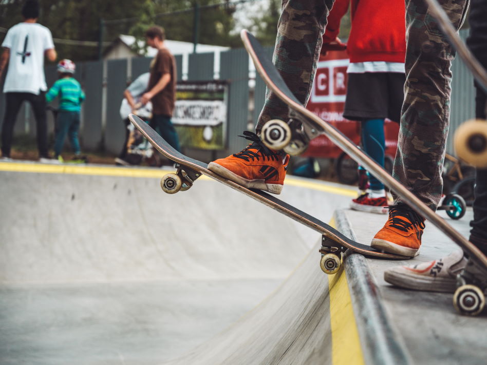 Skateboarding (ages 10-16)